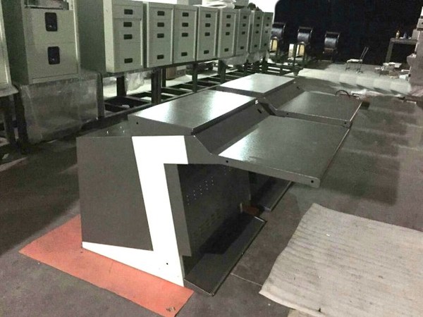 非标操作台